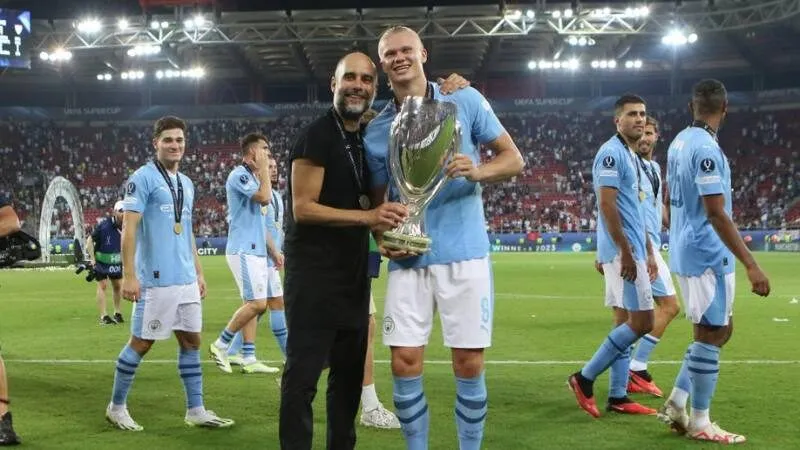 Kỷ lục về huấn luyện viên nhiều chiến thắng nhất